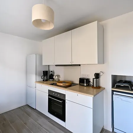 Le Petit Phare - Proche De La *